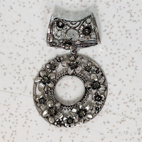 Flower & Rhinestone Scarf Pendant - Picture 6 of 6